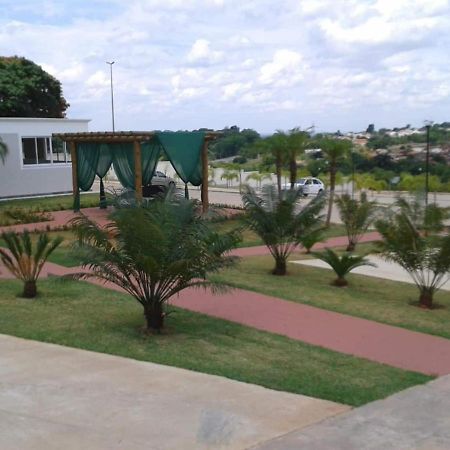 Ap Rose 2 Qt Gc -Goiania Unip Fasan Bc De Olhos Br 153アパートメント エクステリア 写真